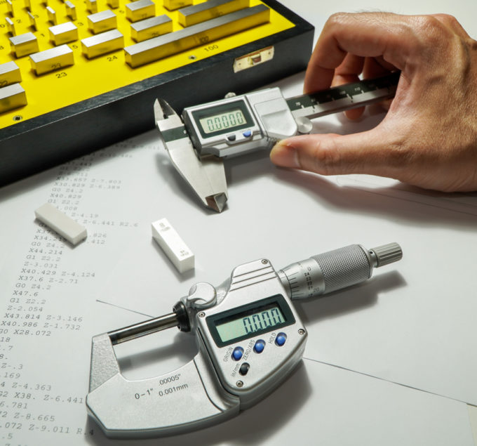 Digital micrometers and digital vernier calipers perform calibration on block grades.